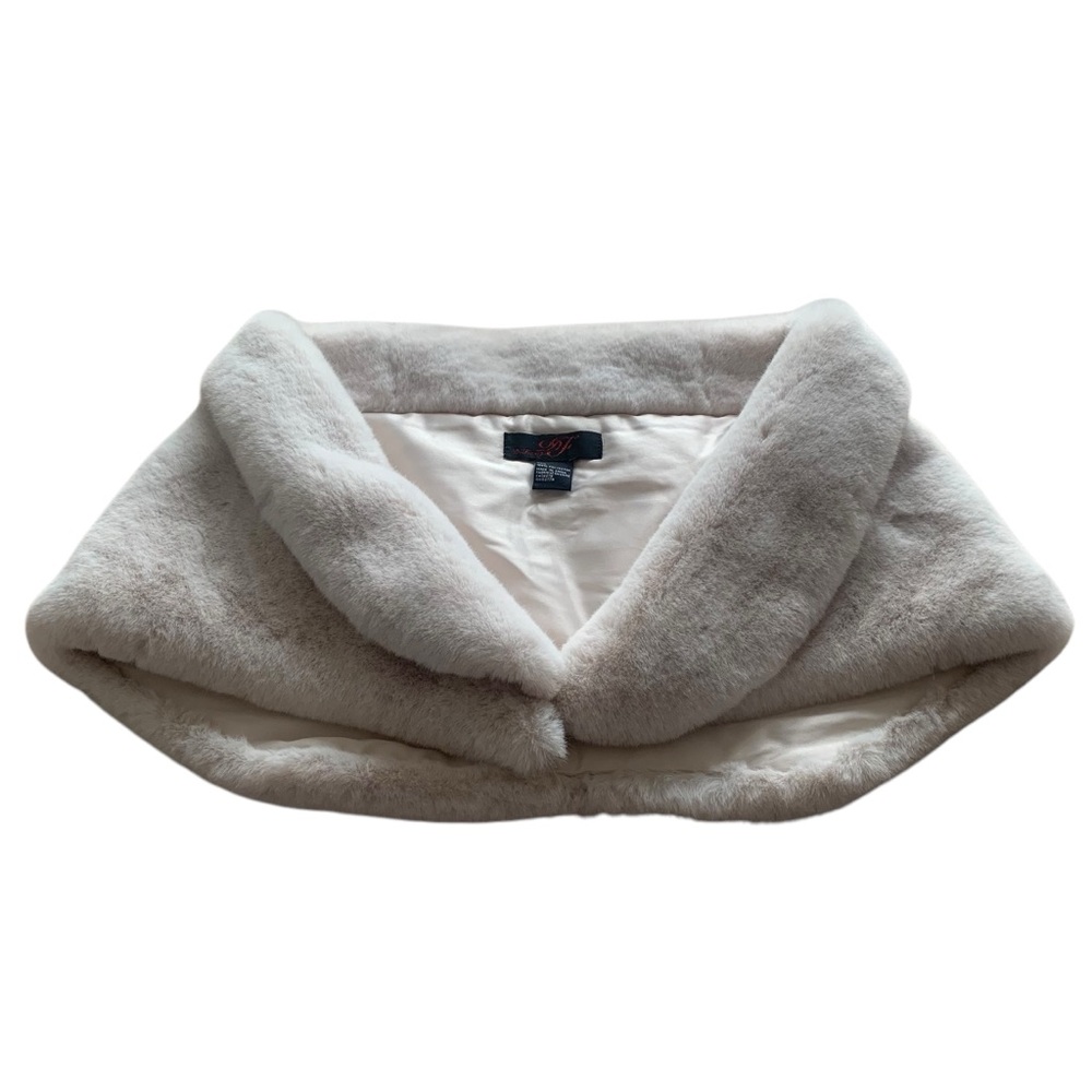NWOT Elegant Beige Faux Fur Shawl